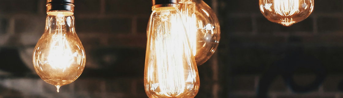 Lâmpadas LED penduradas no teto