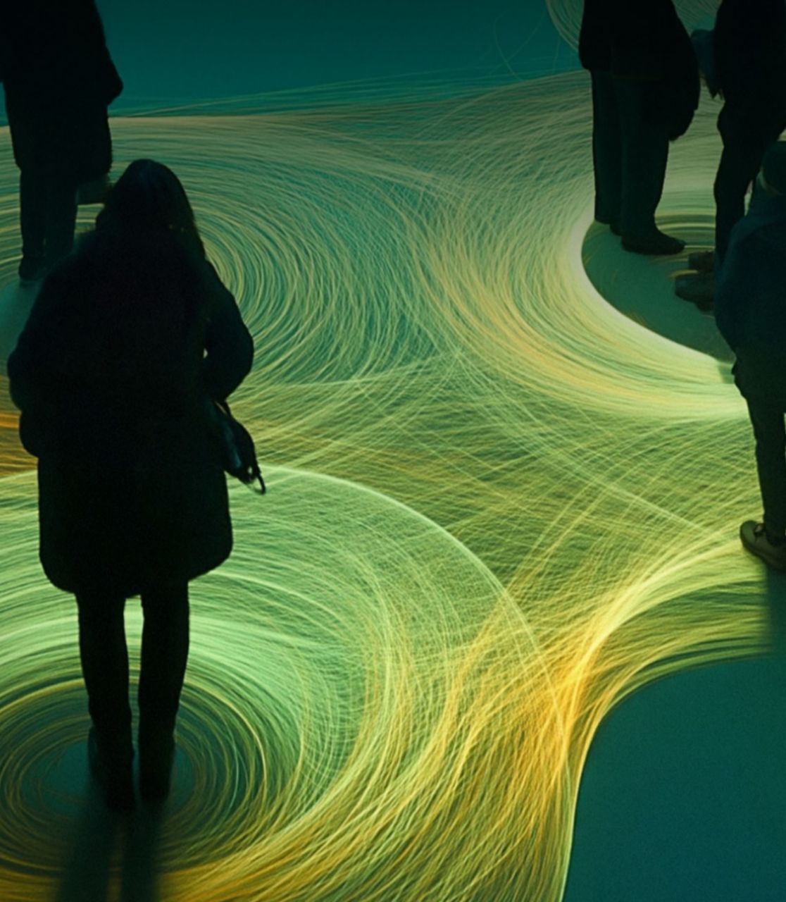 Persone alla mostra del fuorisalone 2026