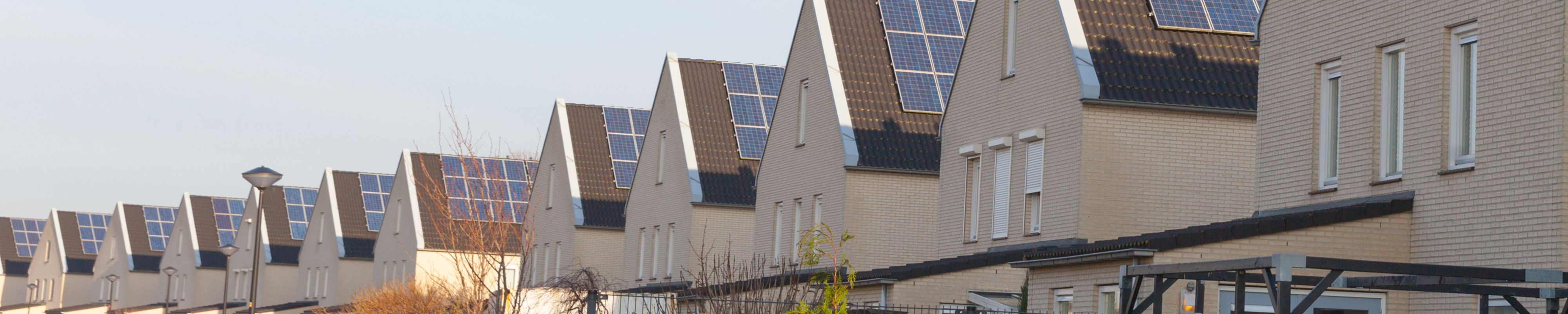 Placas solares en tejados de viviendas