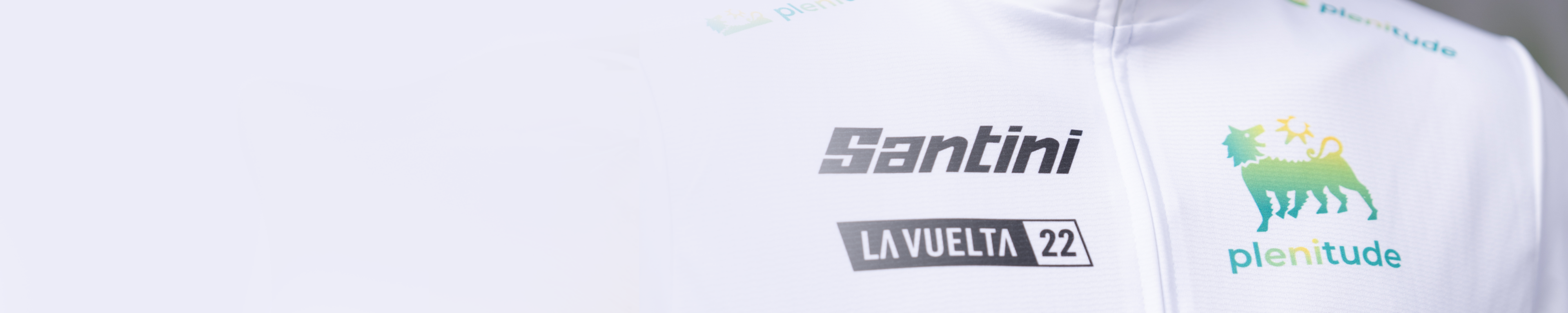 Maillot blanco de La Vuelta patrocinado por Plenitude