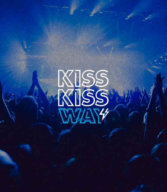 The stage of Kiss Kiss Way