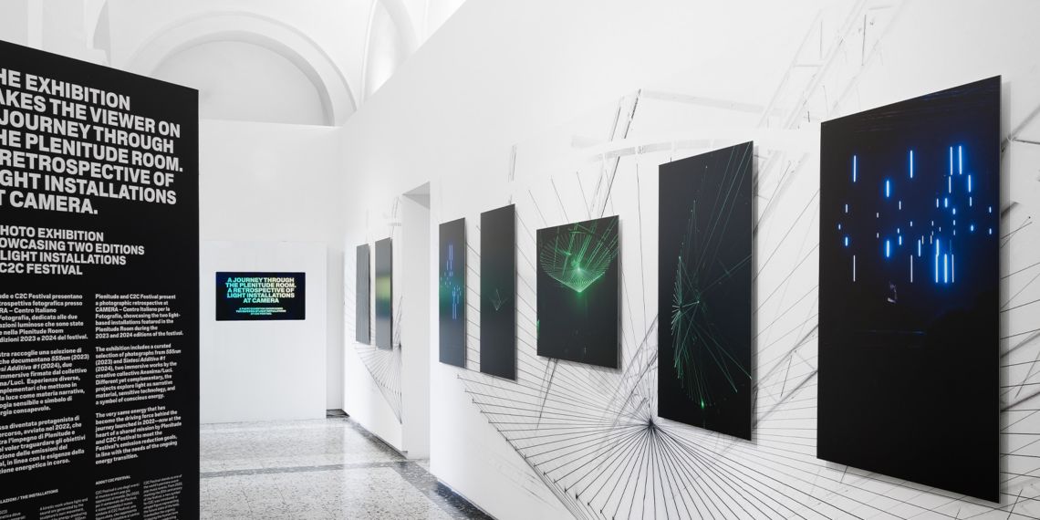Panoramica della mostra a Camera