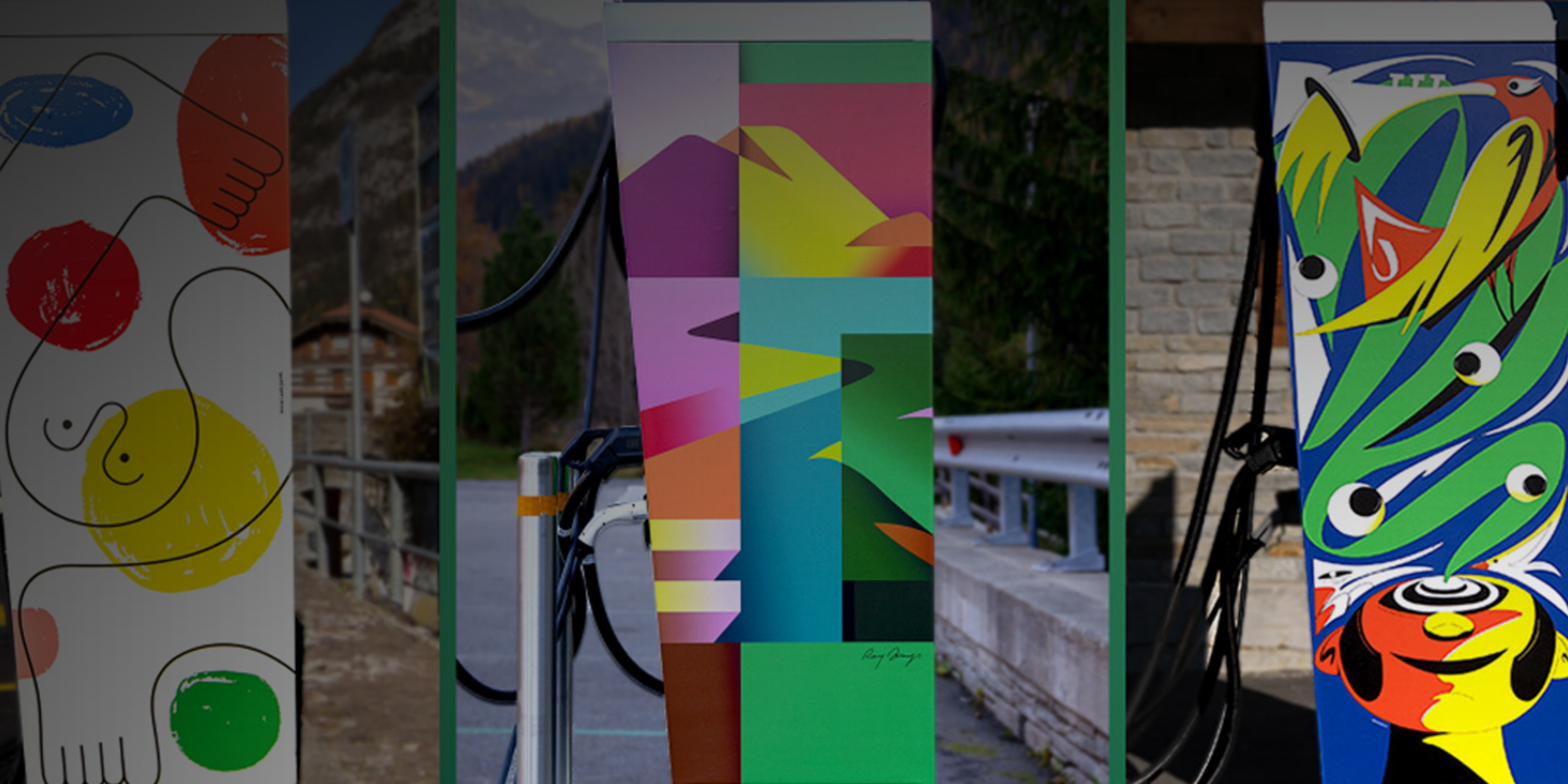 Tre colonnine di ricarica per veicoli elettrici con tre diversi disegni di artisti contemporanei per il progetto "Art in motion" di Plenitude. 
