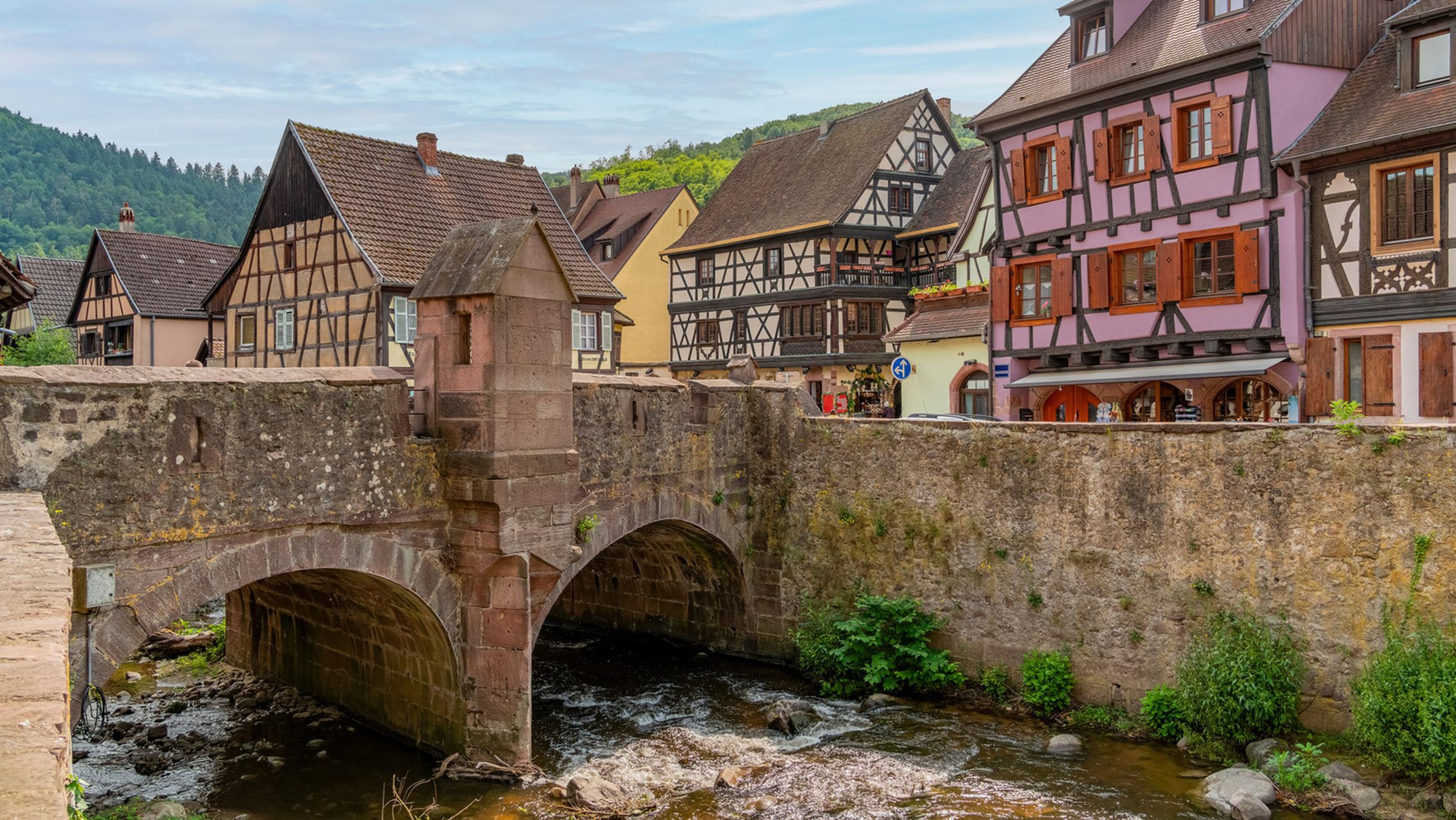 Alsace On The Road: a fairytale road trip in your electric car | Eni  Plenitude