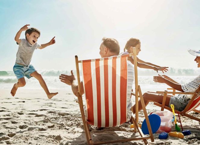 Plenitude, énergie, écologie, objet écologique à la plage