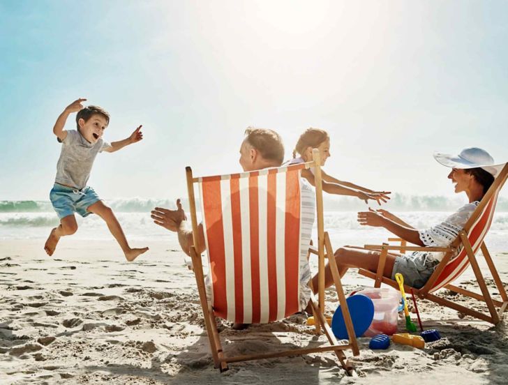 Plenitude, énergie, écologie, objet écologique à la plage