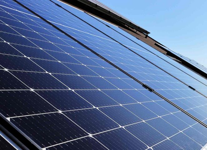 Plenitude, énergie, électricité, stockage énergie solaire